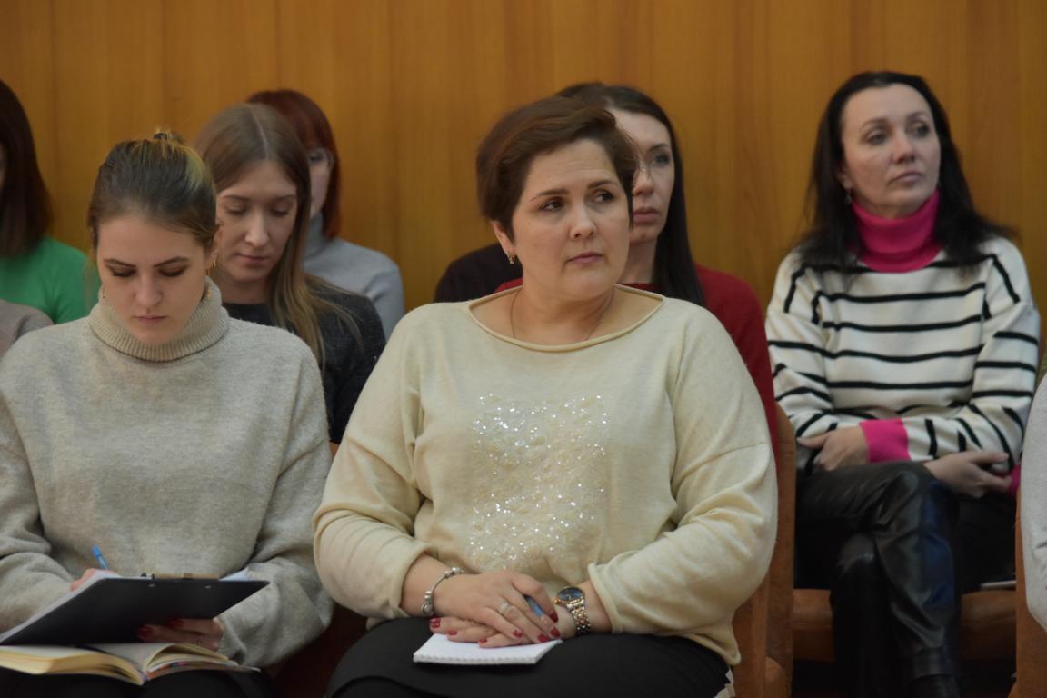 Муниципальным служащим Белогорска рассказали о декларации доходов в 2023 году