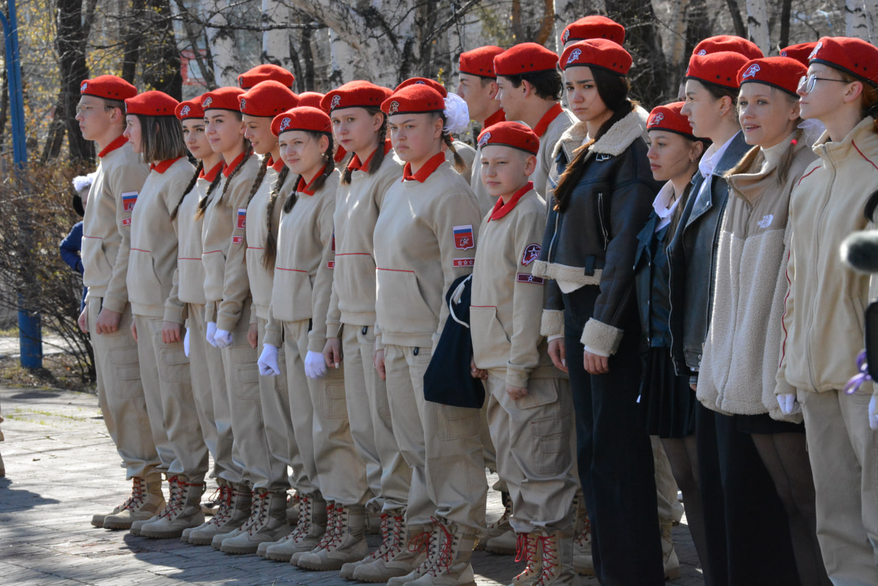 Около ста белогорских школьников вступили в ряды Юнармии